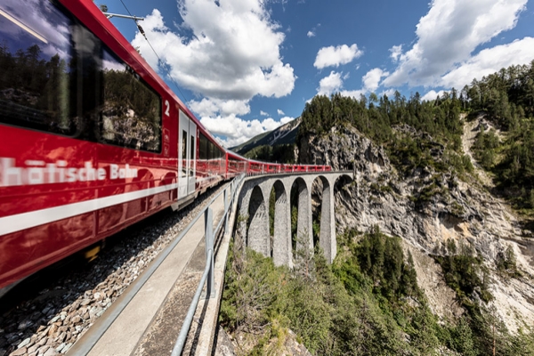 /material-alias/Swiss_img/Bernina rail-pic.jpg